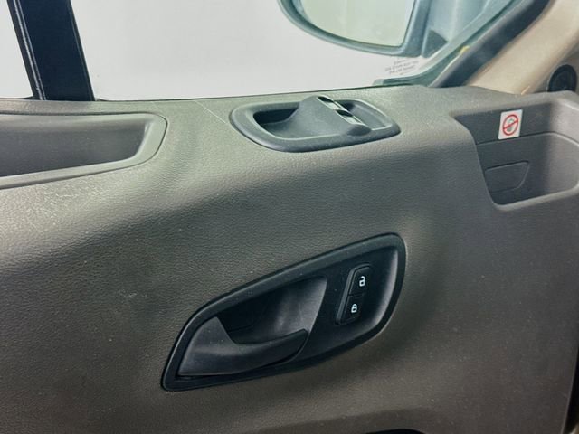 Certified 2020 Ford Transit 250 Low Roof image 17