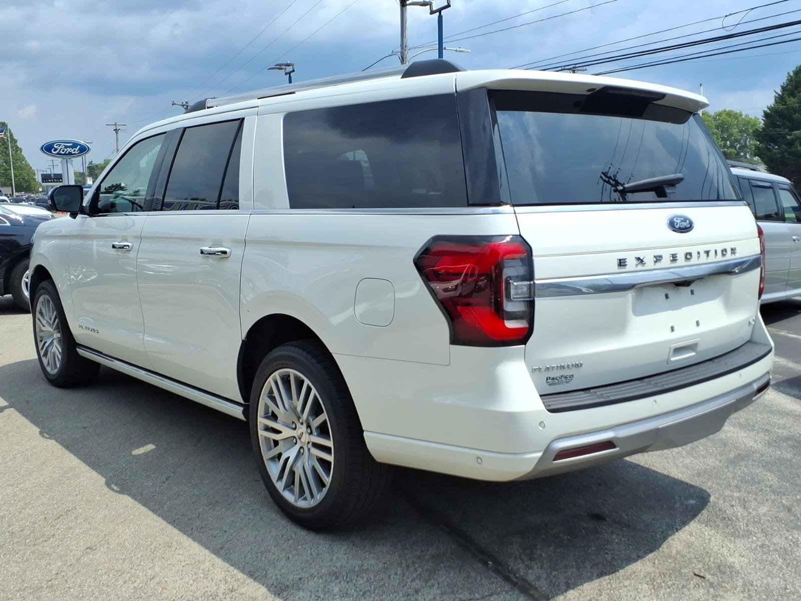 Certified 2024 Ford Expedition Max Platinum AWD/4WD image 6