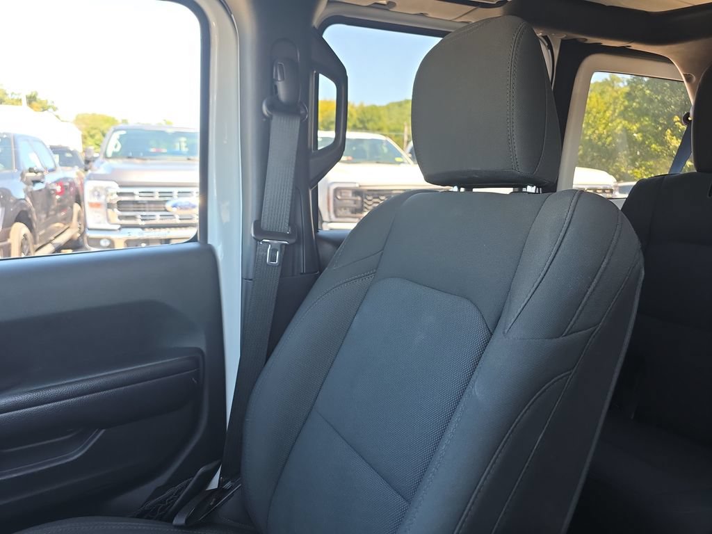 Used 2018 Jeep Wrangler Unlimited Sport S AWD/4WD image 41