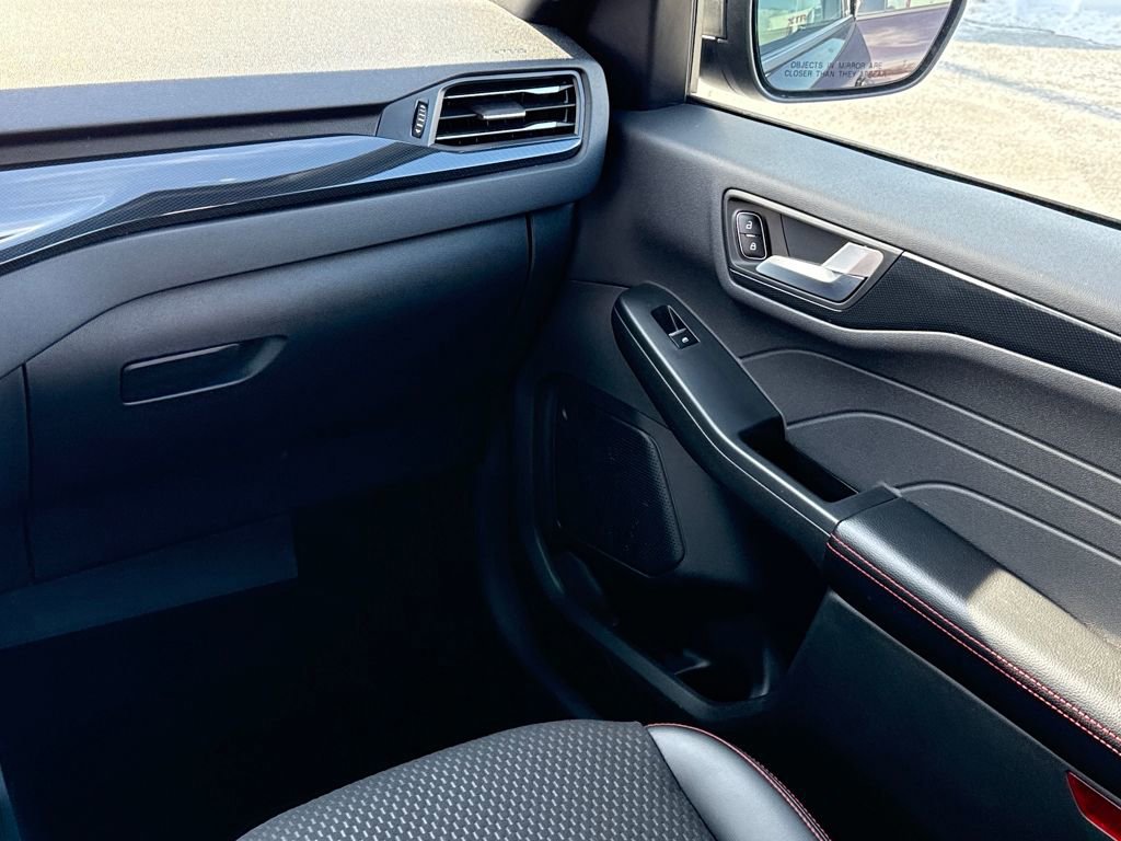 Certified 2023 Ford Escape ST-Line w/ Tech Pack #1 image 15