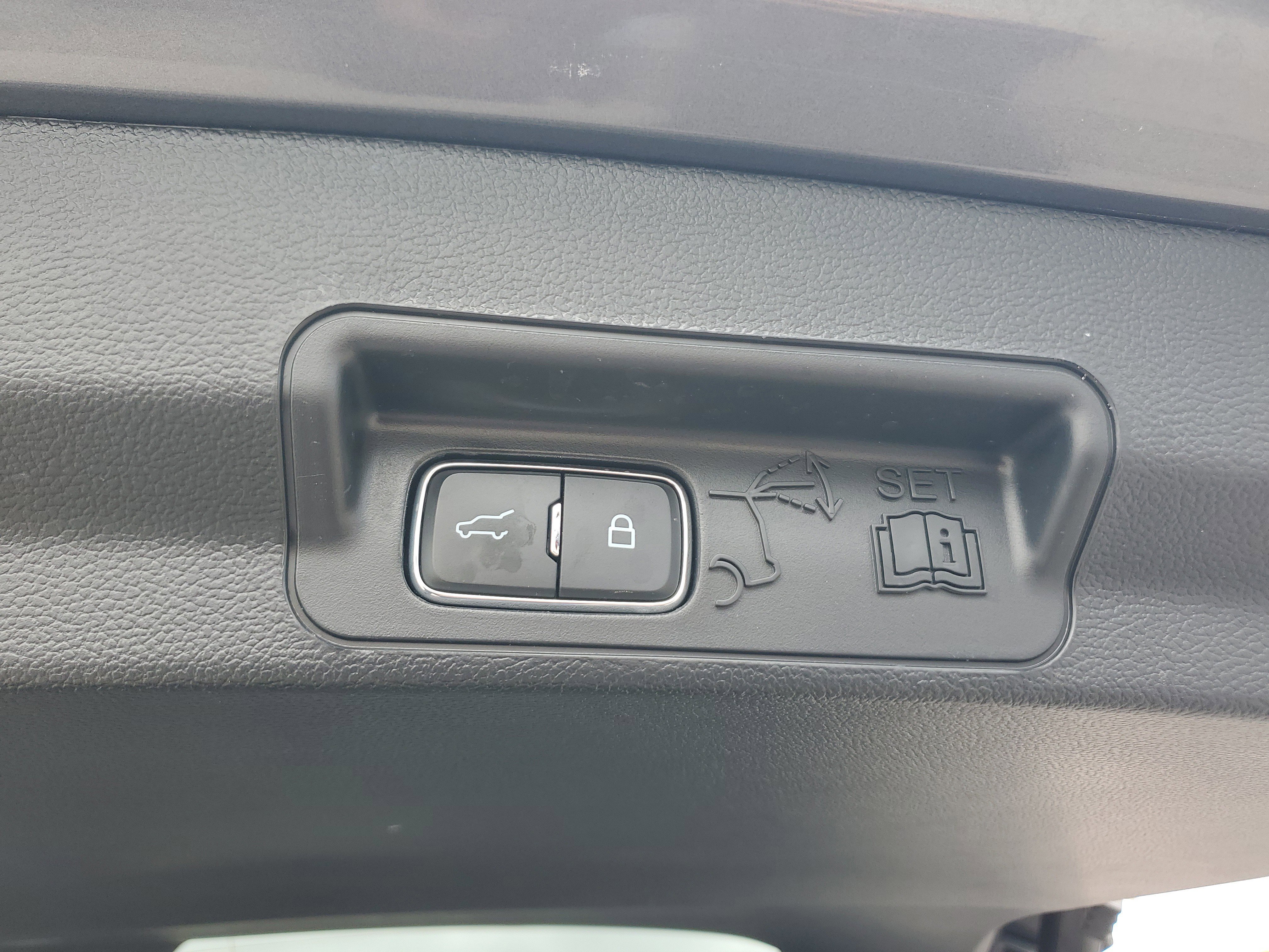 Certified 2023 Ford Explorer XLT image 16