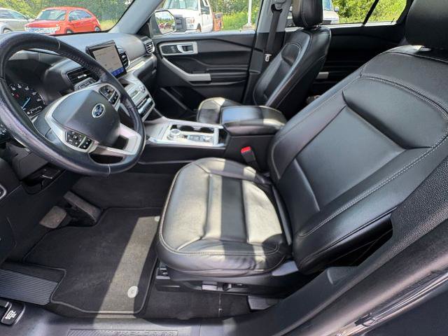 Certified 2022 Ford Explorer XLT w/ Equipment Group 202A AWD/4WD image 12