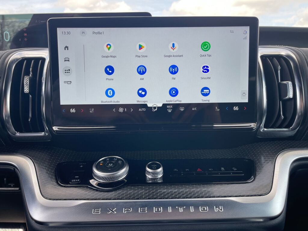 Certified 2025 Ford Expedition Max Platinum w/ Stealth Performance Package image 18