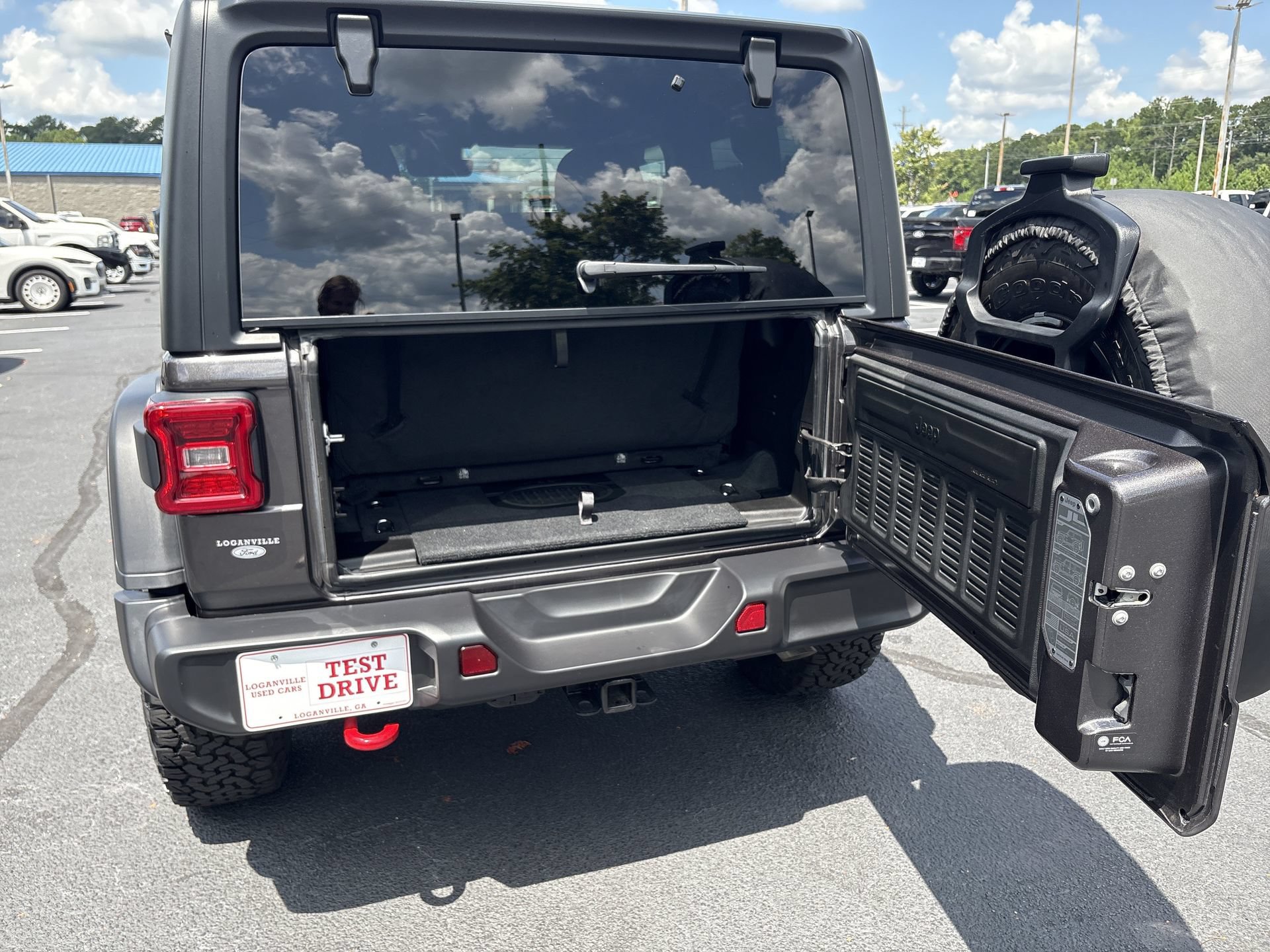 Used 2024 Jeep Wrangler Rubicon w/ Technology Group AWD/4WD image 21