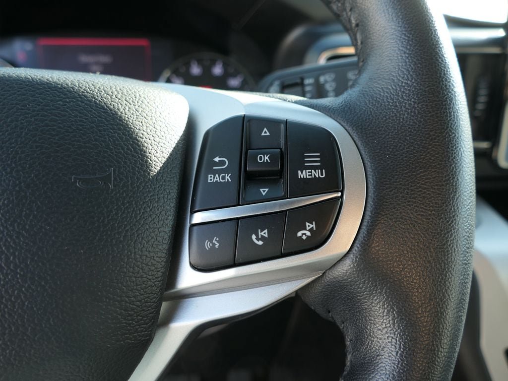 Certified 2024 Ford Explorer XLT w/ Equipment Group 202A RWD image 17