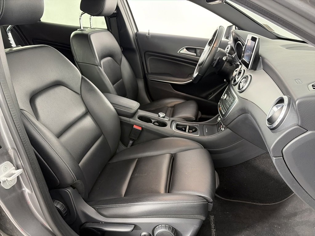 Used 2017 Mercedes-Benz GLA 250 4MATIC image 31