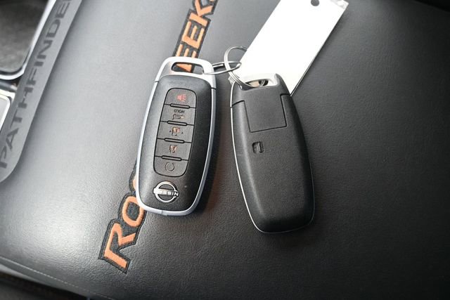Used 2025 Nissan Pathfinder Rock Creek AWD/4WD image 15