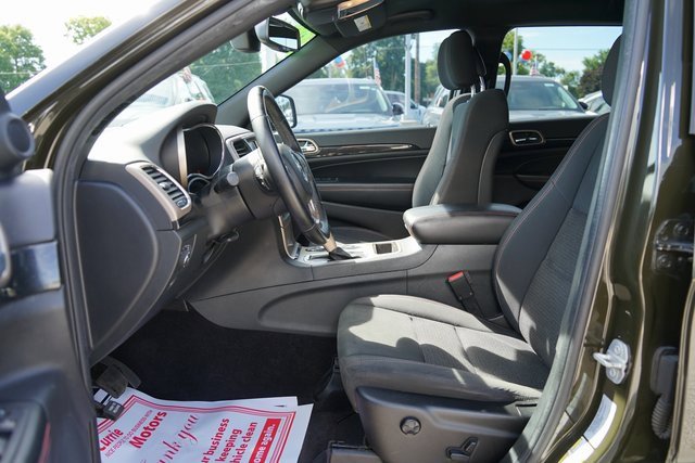 Used 2016 Jeep Grand Cherokee Laredo 75th Anniversary image 10