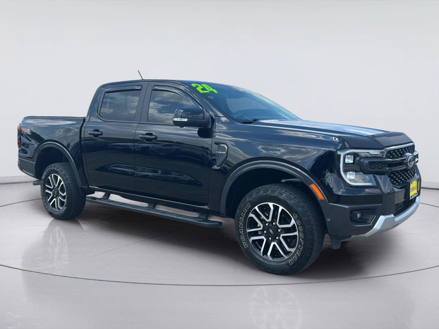 Certified 2024 Ford Ranger Lariat w/ FX4 Off-Road Package AWD/4WD image 3