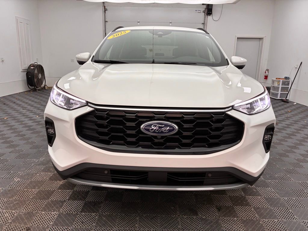 Certified 2025 Ford Escape ST-Line Elite w/ Tech Pack #2 image 15