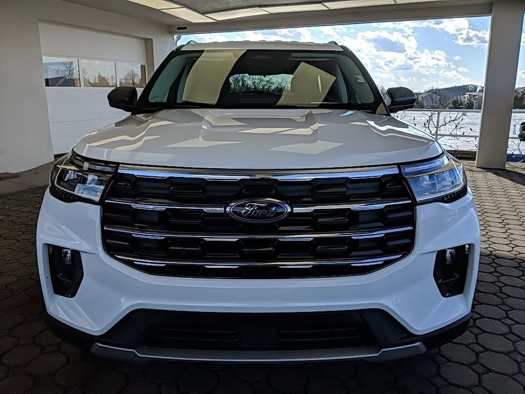 Certified 2025 Ford Explorer Active w/ Active Comfort Package image 8