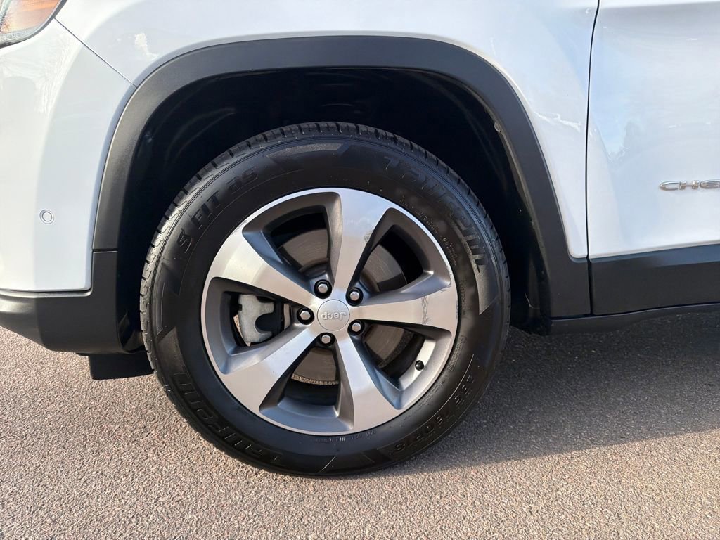 Used 2021 Jeep Cherokee Limited image 34