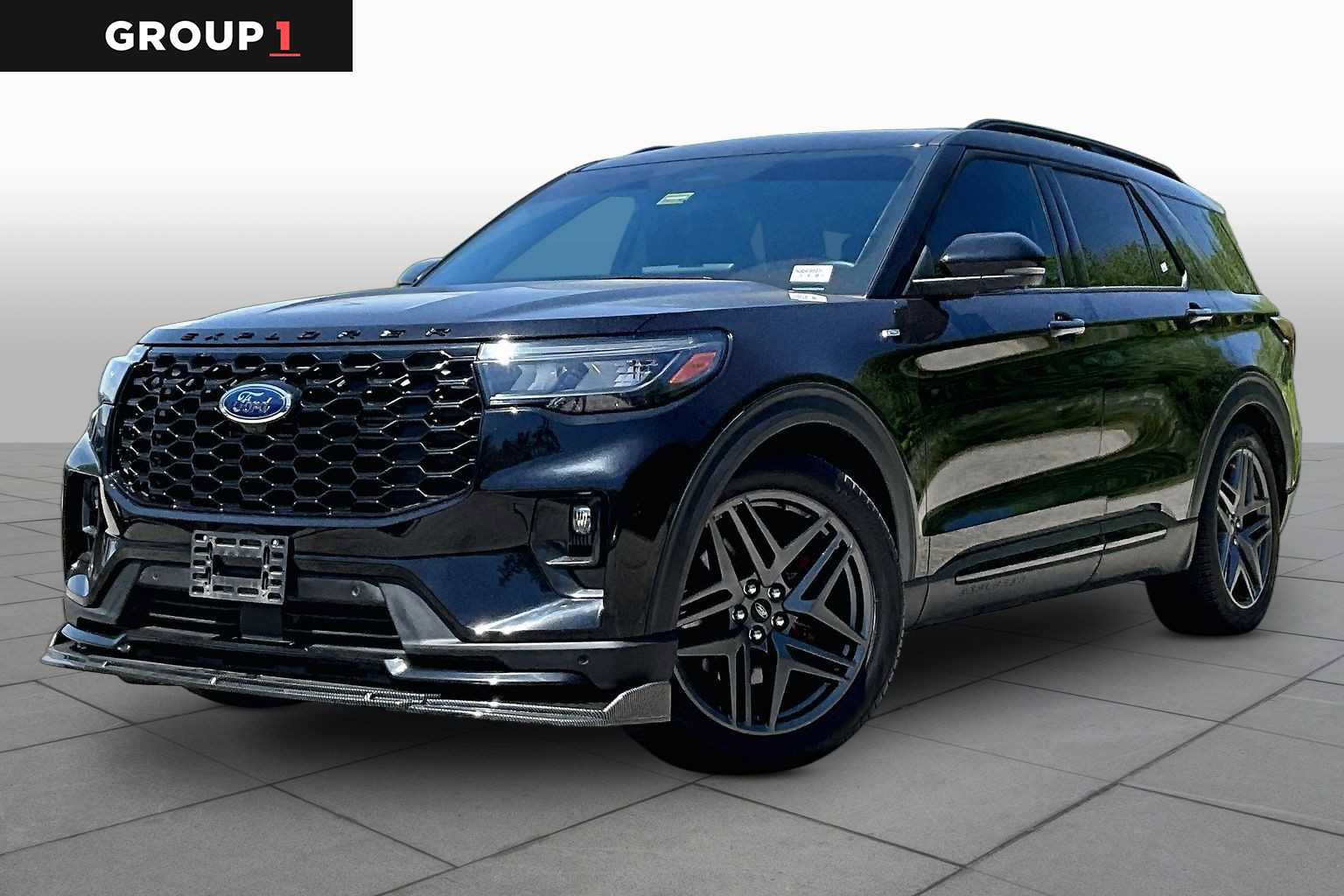 Certified 2025 Ford Explorer ST-Line w/ Premium Package AWD/4WD image 1