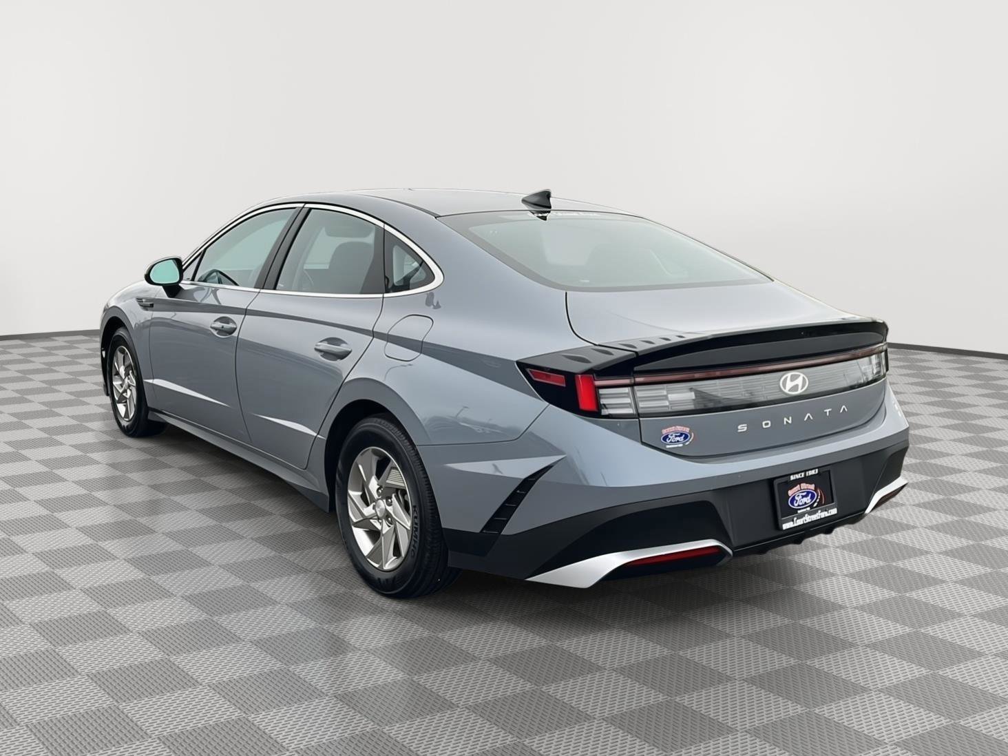 Used 2025 Hyundai Sonata SE image 3