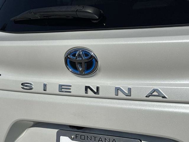 Used 2024 Toyota Sienna Limited image 27