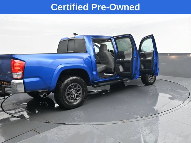 Used 2017 Toyota Tacoma SR5 w/ Exterior Package AWD/4WD image 28