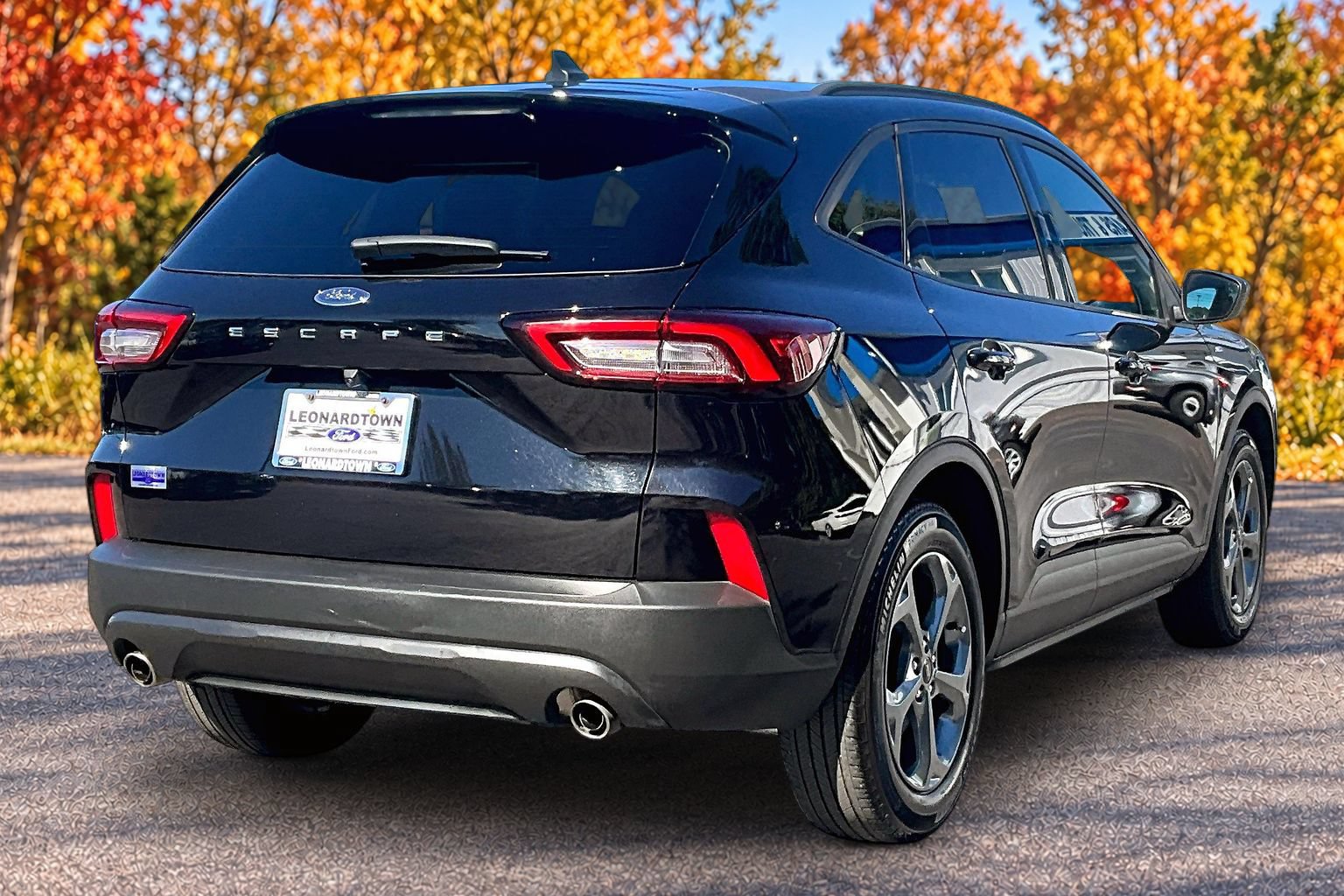 Certified 2025 Ford Escape ST-Line FWD image 2