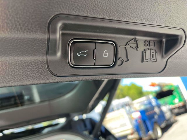 Certified 2023 Ford Explorer XLT RWD image 21