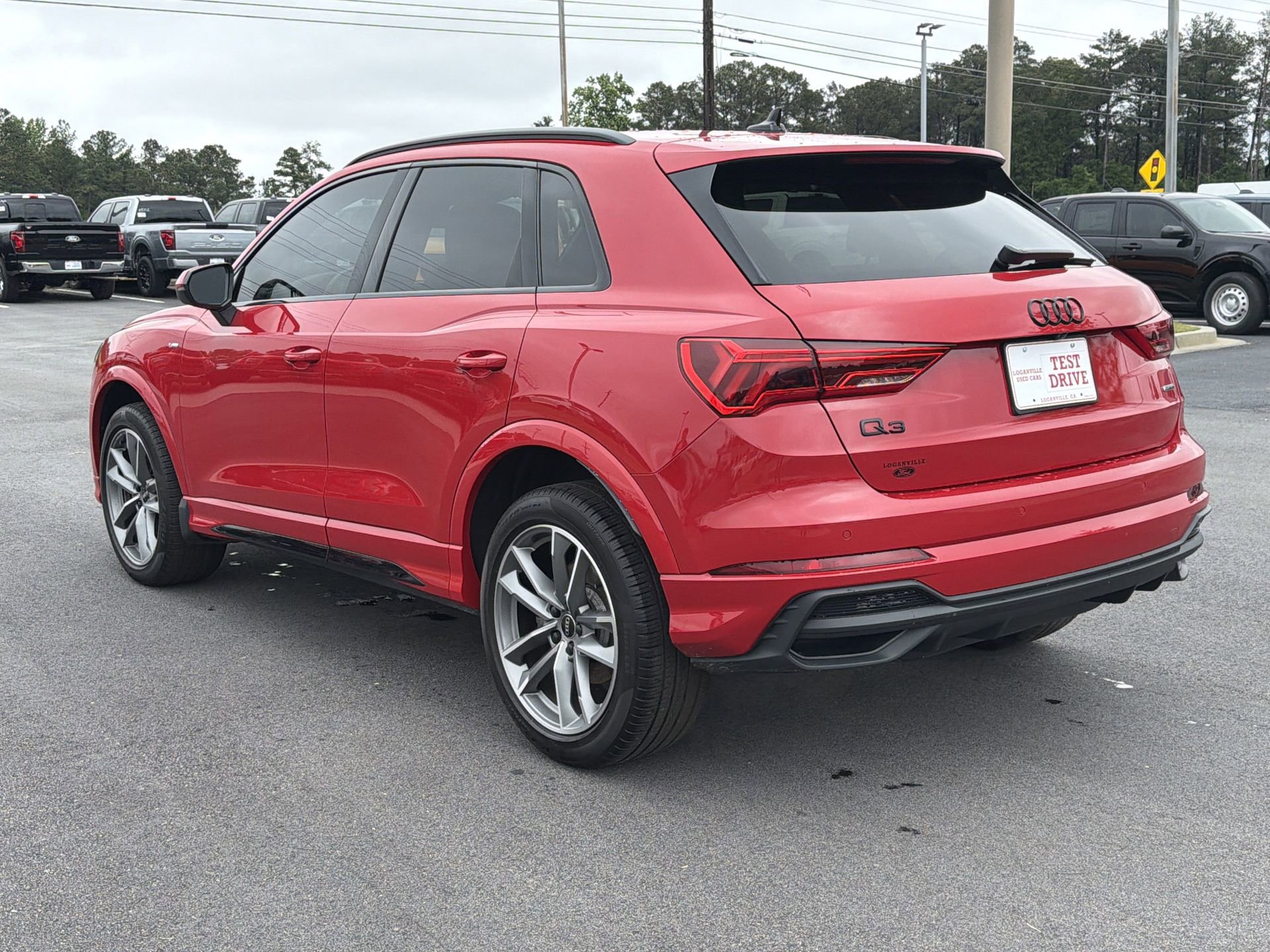 Used 2024 Audi Q3 2.0T Premium Plus w/ Premium Plus Package AWD/4WD image 25