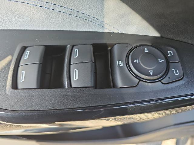 Used 2025 Chevrolet Trax LT w/ LT Convenience Package FWD image 26