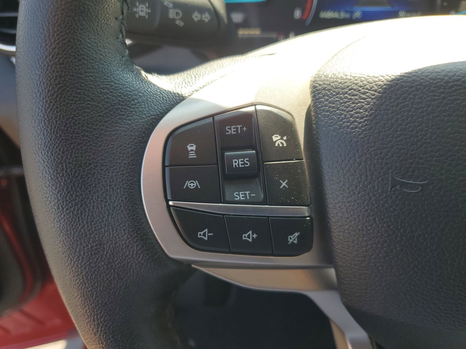 Certified 2024 Ford Explorer XLT w/ Equipment Group 202A RWD image 21