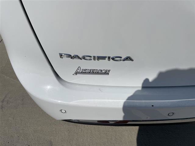 Used 2024 Chrysler Pacifica Touring-L FWD image 35