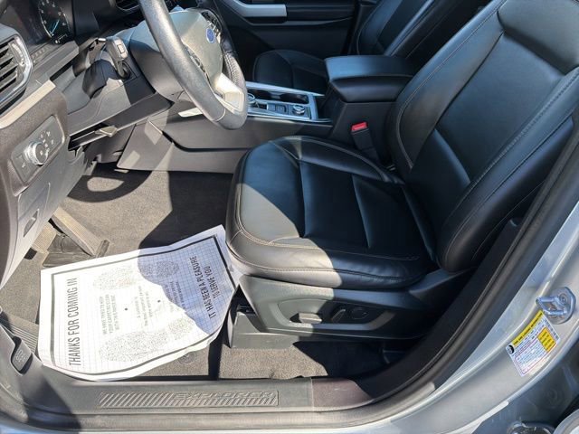 Certified 2022 Ford Explorer XLT w/ Equipment Group 202A image 18