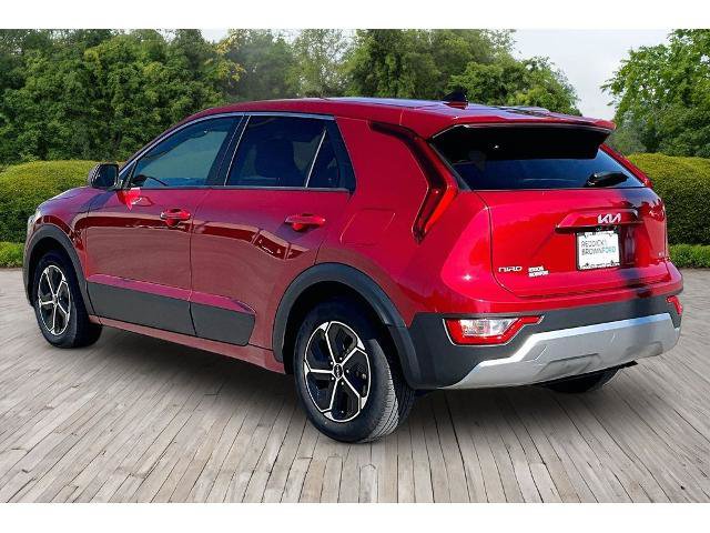 Used 2025 Kia Niro LX FWD image 4
