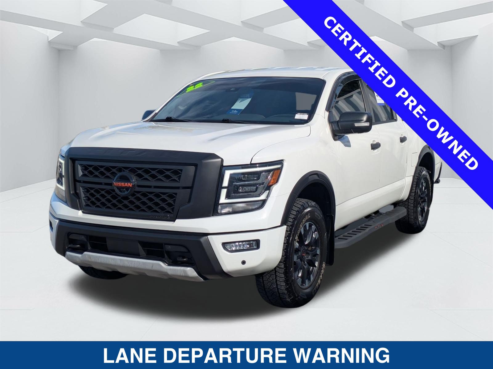 Used 2022 Nissan Titan PRO-4X w/ Pro-4x Convenience Package AWD/4WD image 8