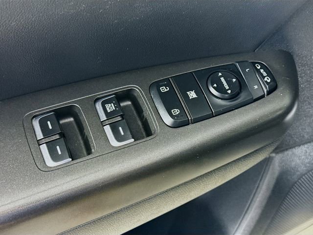Used 2020 Kia Sportage S image 17
