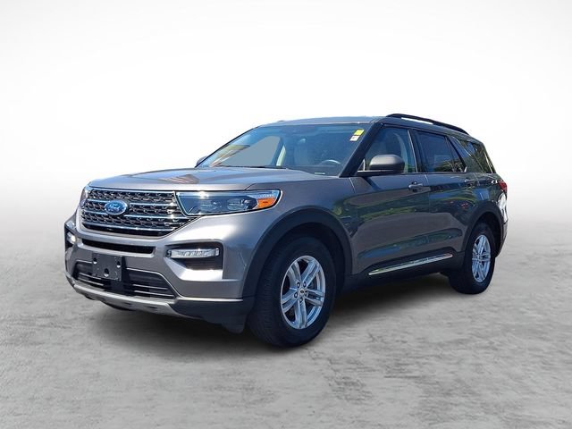Certified 2023 Ford Explorer XLT w/ Equipment Group 202A AWD/4WD image 3