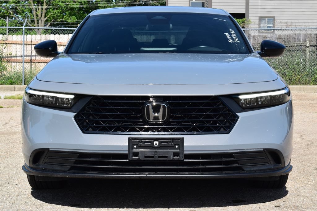 Used 2024 Honda Accord Sport image 2