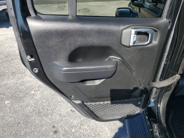 Used 2023 Jeep Gladiator Willys image 13