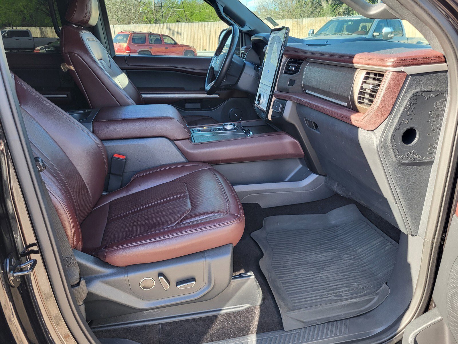 Certified 2023 Ford Expedition Limited image 12