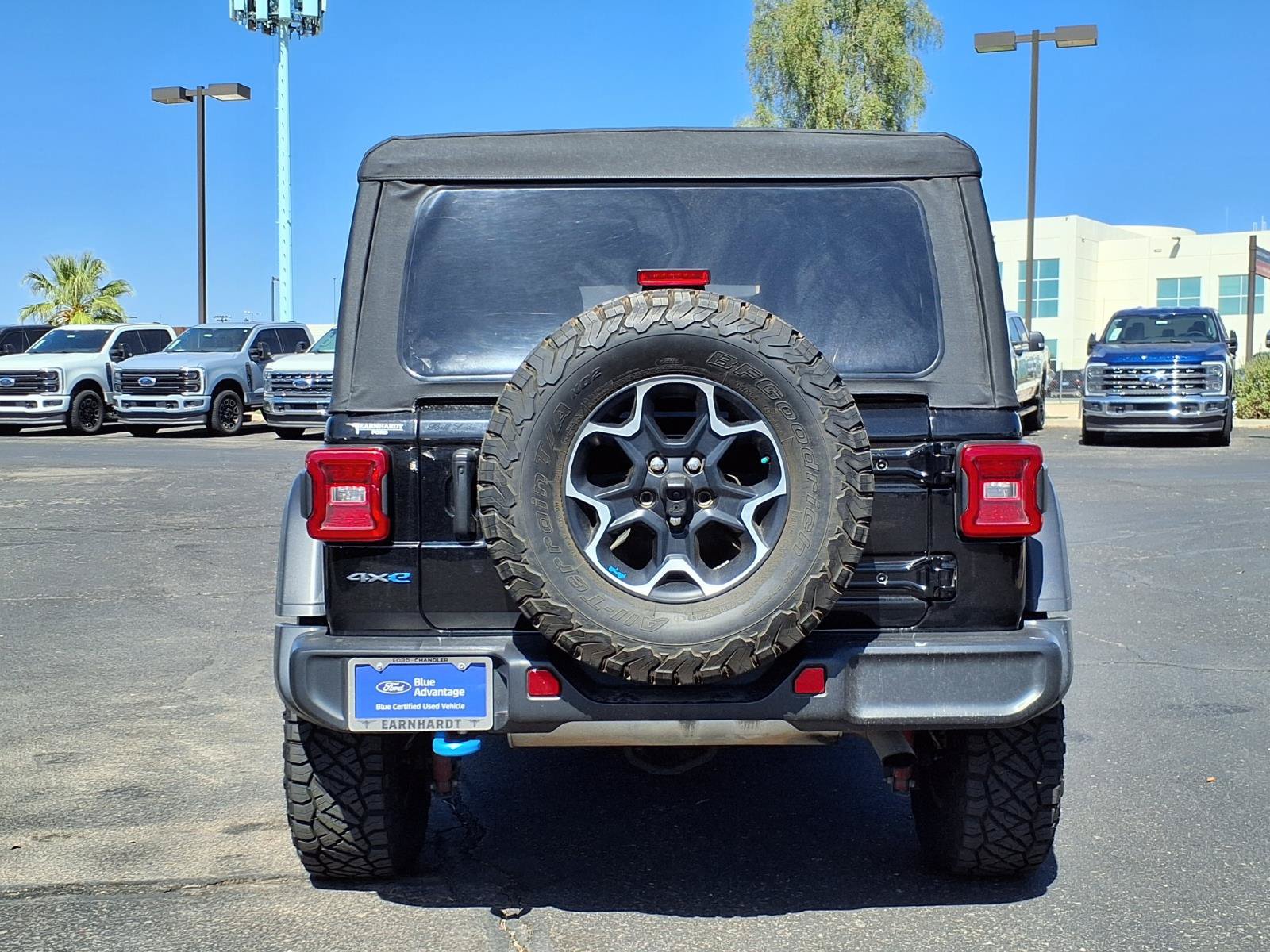 Used 2022 Jeep Wrangler Unlimited Rubicon 4xe AWD/4WD image 5