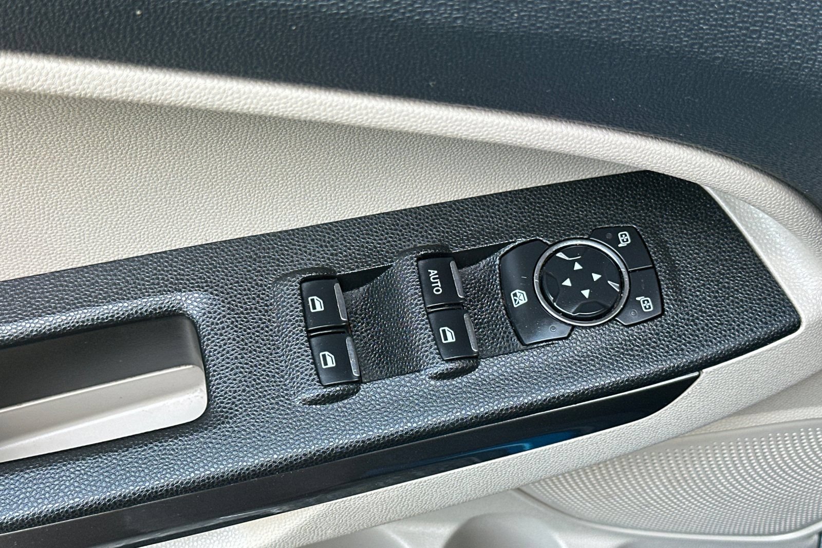 Certified 2020 Ford EcoSport SE FWD image 12