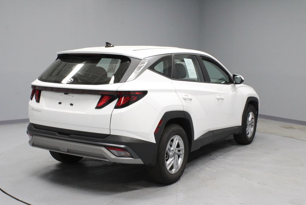 Used 2025 Hyundai Tucson SE FWD image 10