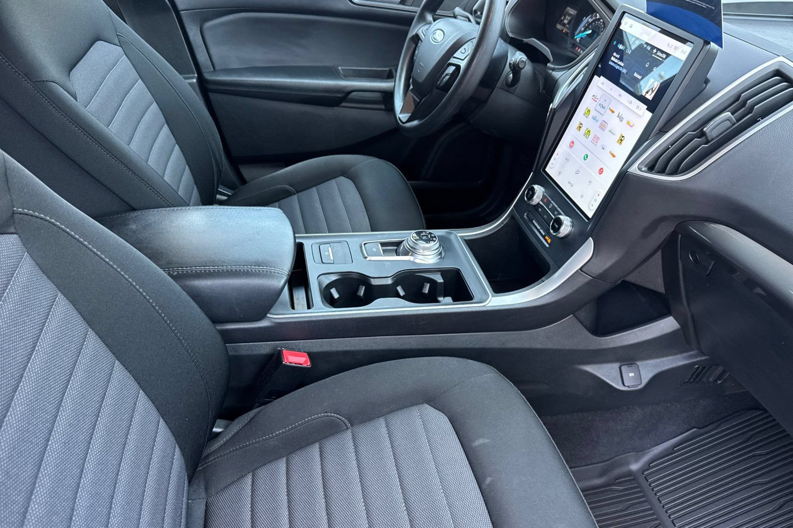 Certified 2023 Ford Edge SE w/ Black Appearance Package AWD/4WD image 15