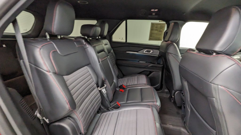 Certified 2026 Ford Explorer ST-Line w/ ST-Line Street Pack AWD/4WD image 39