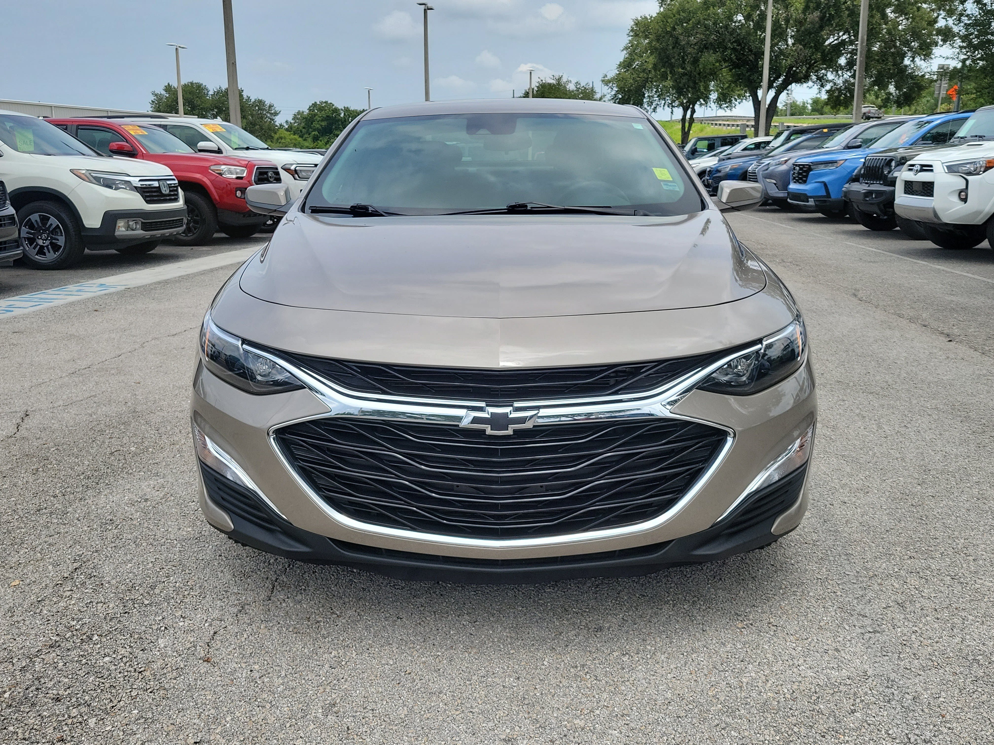 Used 2024 Chevrolet Malibu RS FWD image 2