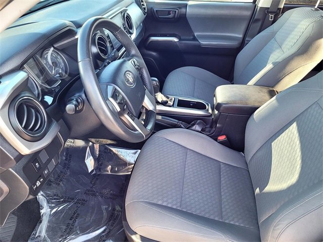 Used 2020 Toyota Tacoma 2WD Double Cab image 10