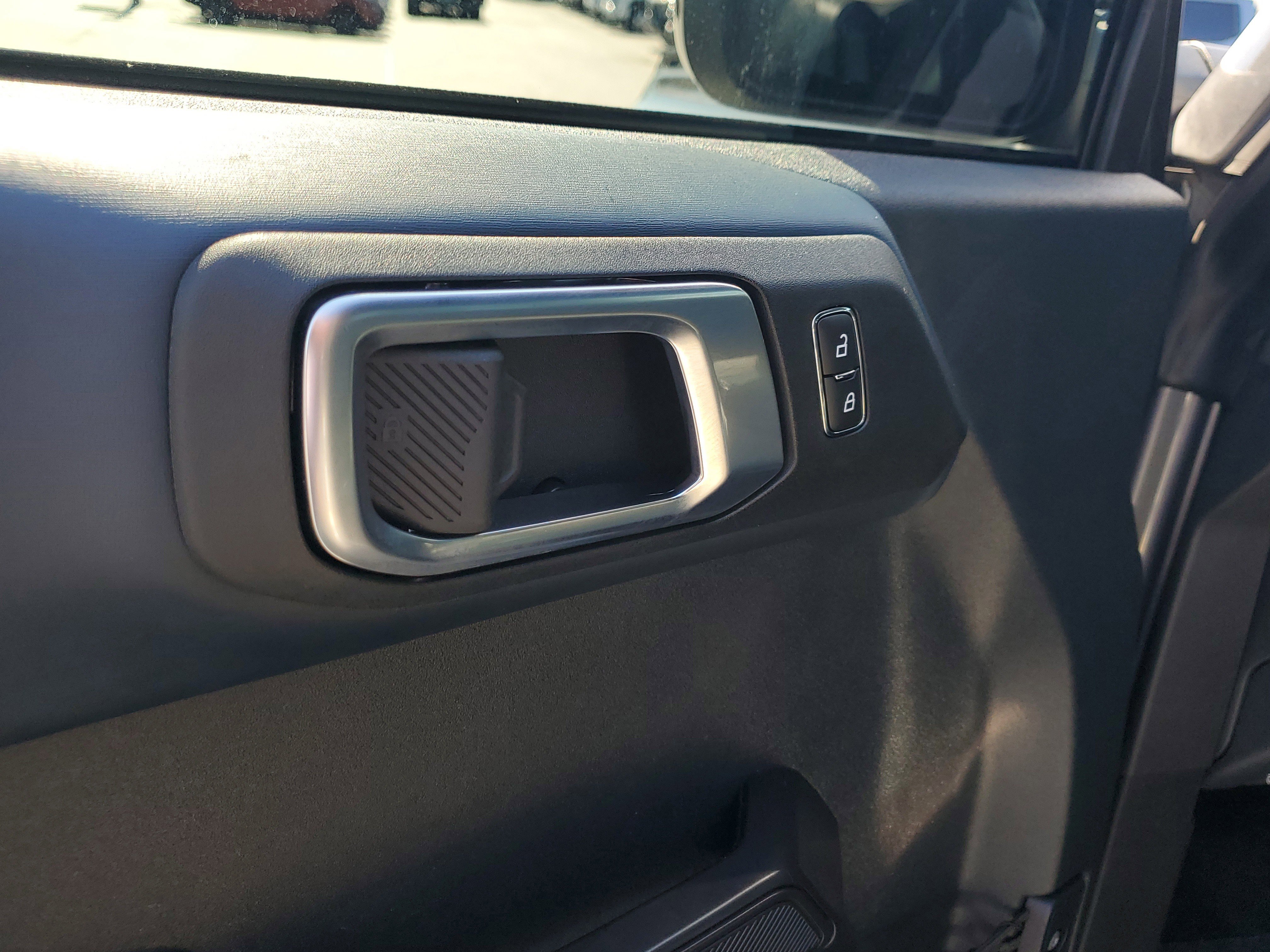 Certified 2024 Ford Bronco Outer Banks w/ Sasquatch Package image 18