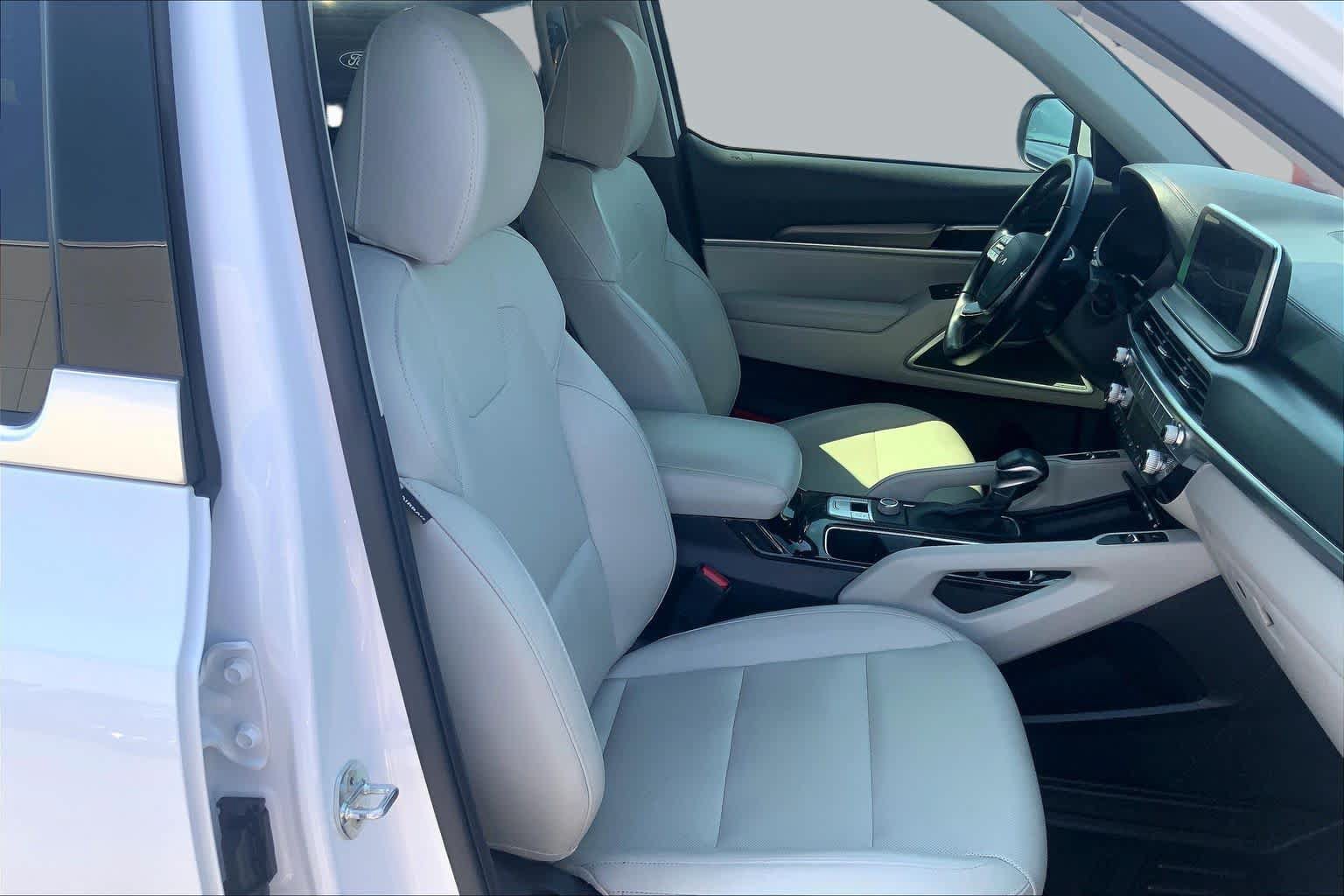 Used 2022 Kia Telluride S FWD image 9