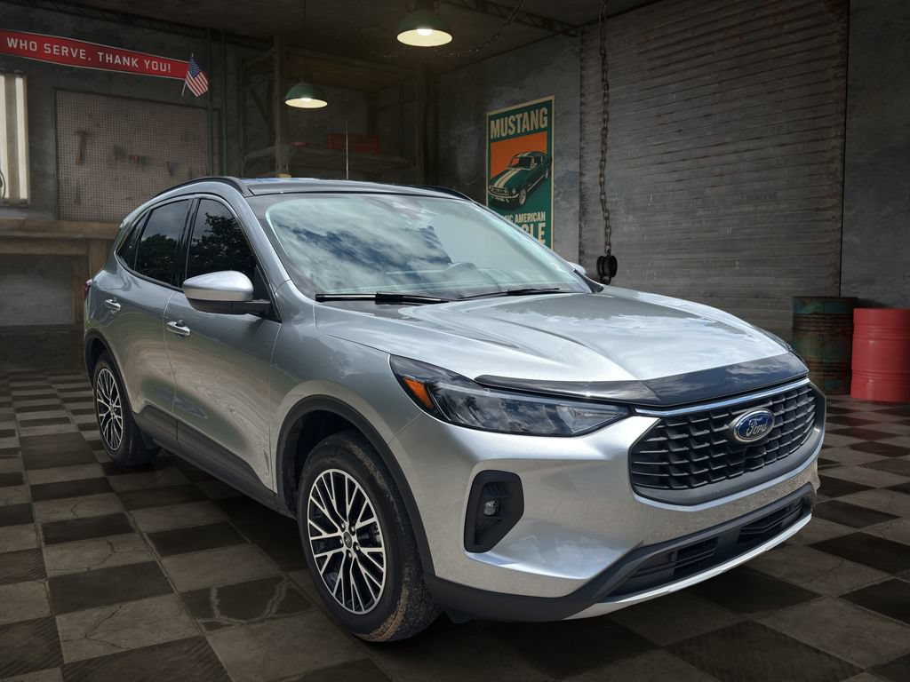 Certified 2023 Ford Escape SE FWD image 2