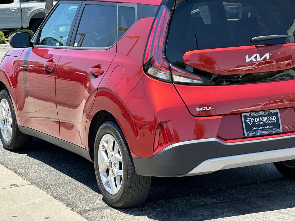 Used 2024 Kia Soul LX w/ Option Group 015 FWD image 5