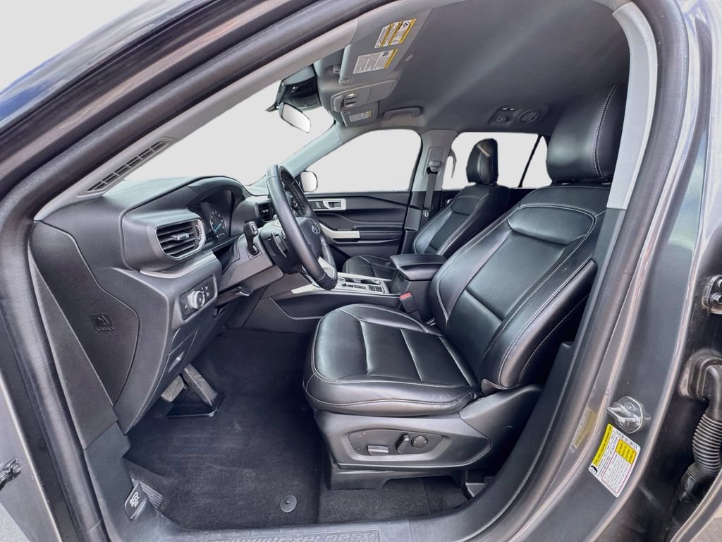 Certified 2021 Ford Explorer XLT w/ Equipment Group 202A RWD image 21