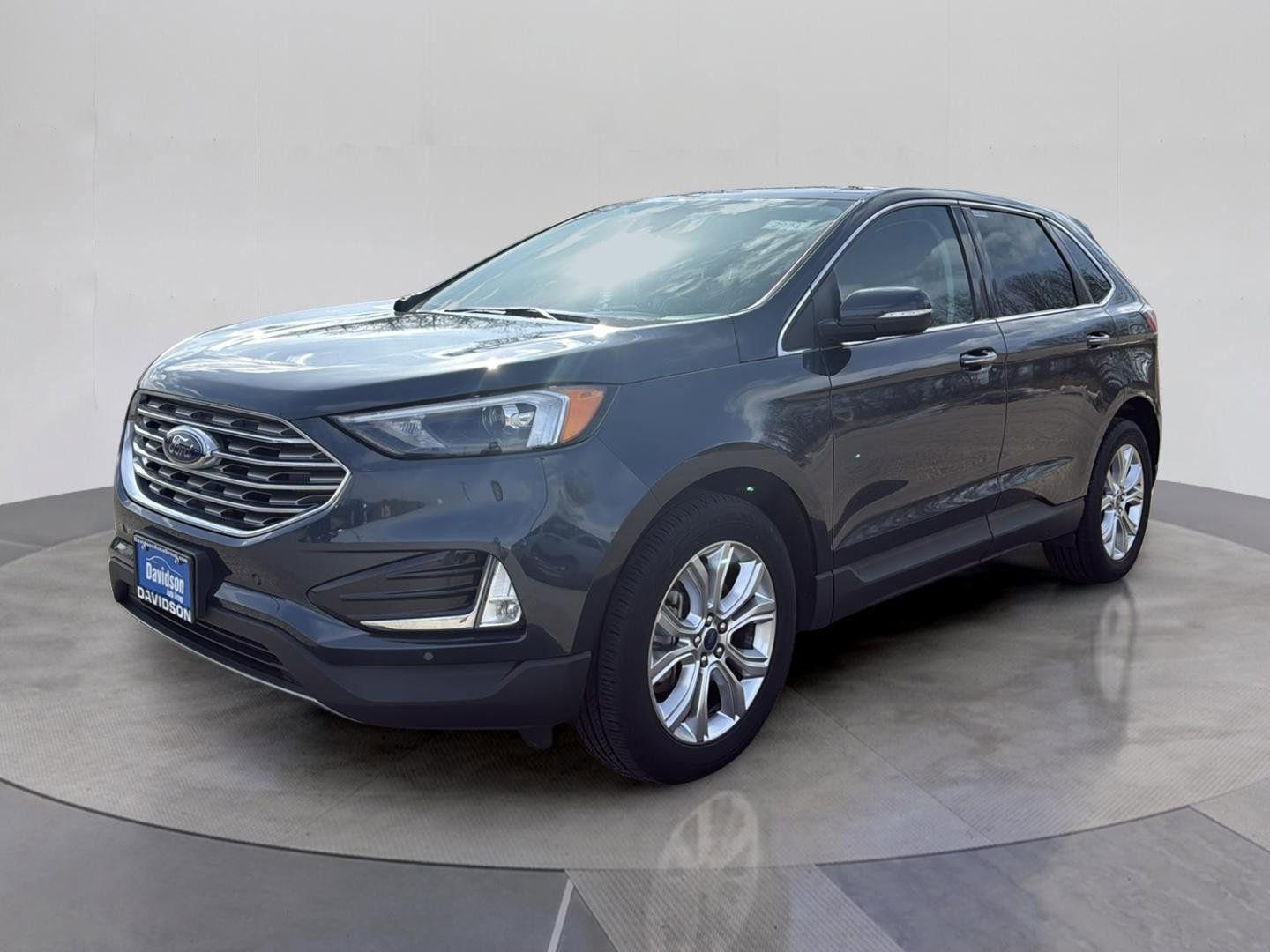 Certified 2022 Ford Edge Titanium AWD/4WD image 1
