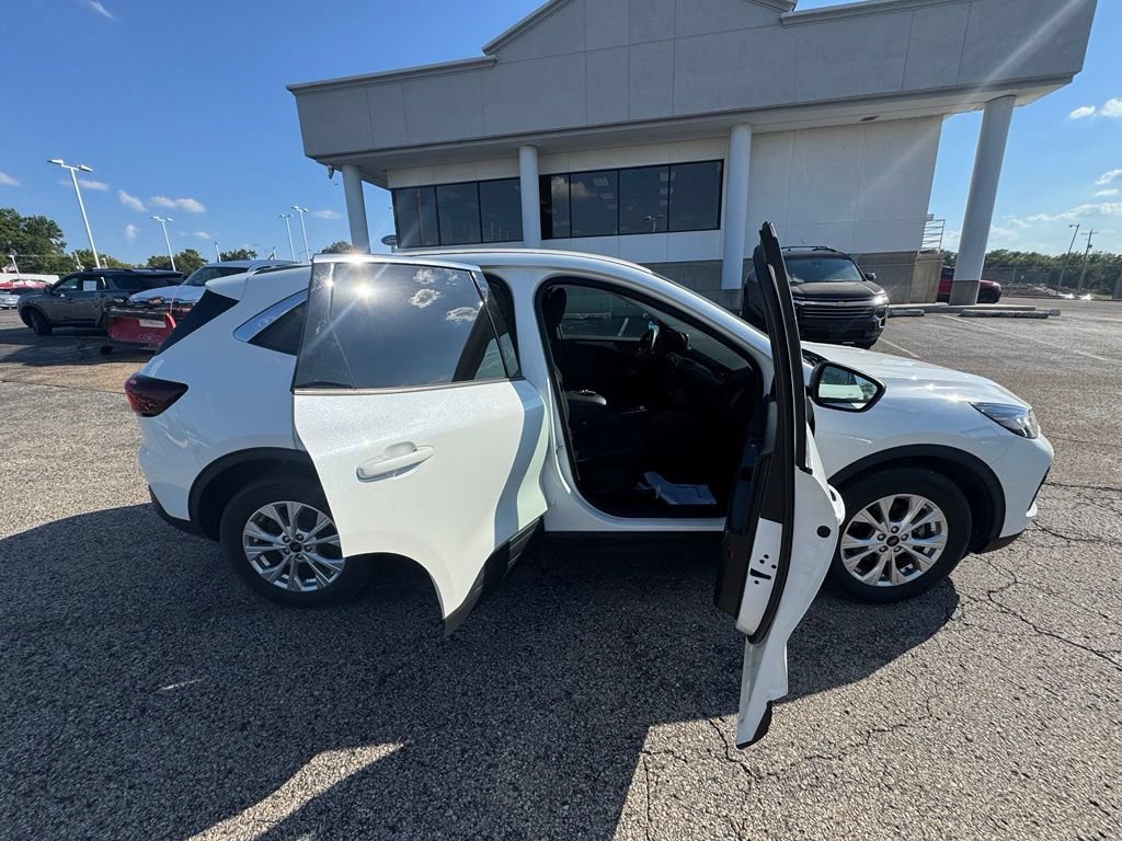 Certified 2023 Ford Escape Active w/ Cold Weather Package FWD image 8