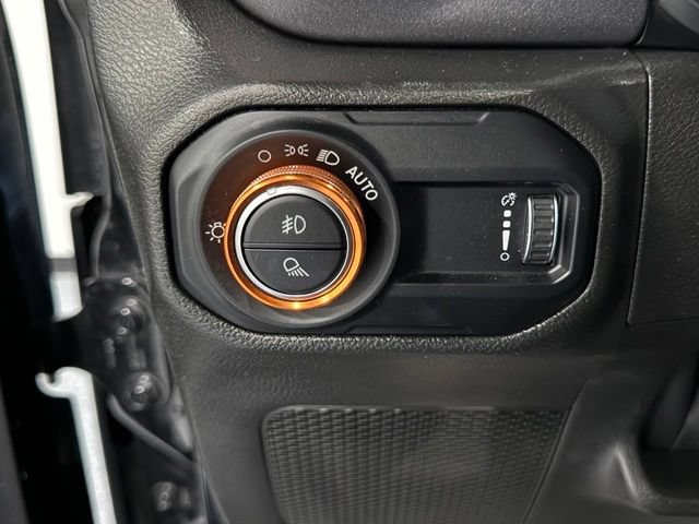 Used 2023 Jeep Gladiator Mojave w/ Cold Weather Group AWD/4WD image 15