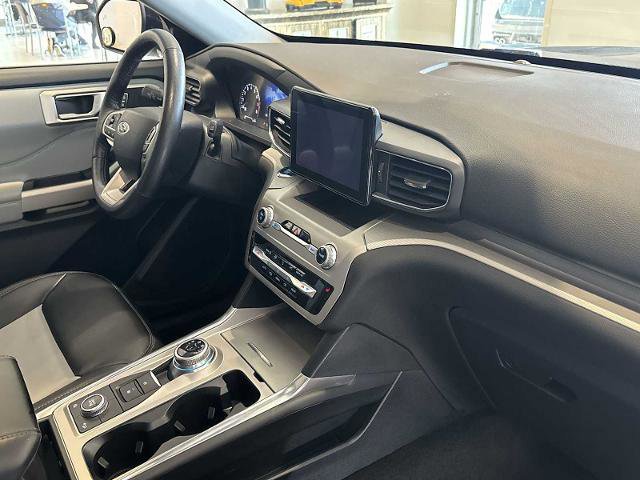 Certified 2022 Ford Explorer XLT w/ Equipment Group 202A image 30